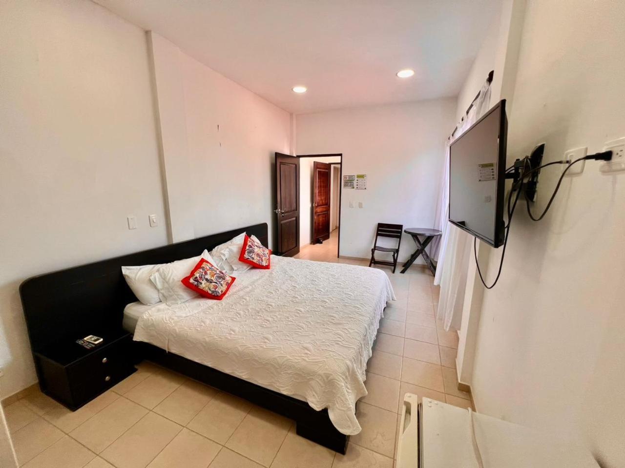 Hotel Cocobana Некоклі Екстер'єр фото